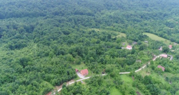 Lika-Plitvice-Rešetar 150.000m2 prekrasne prirode, dio građevinko zemljište!