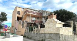 Rtina-kuća sa tri apartmana 200m od mora! Odlična lokacija sa pogledom!