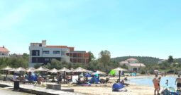 Građevinski teren 485m2, od mora i plaže 200m!